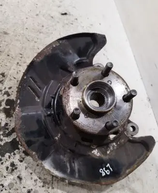Subaru Impreza III Front wheel hub spindle knuckle