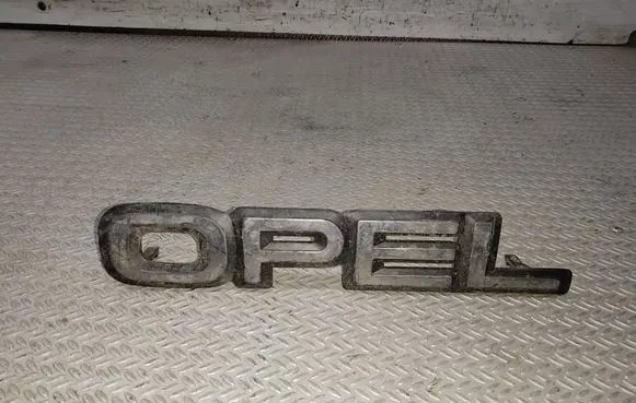 Manufacturer badge logo/emblem