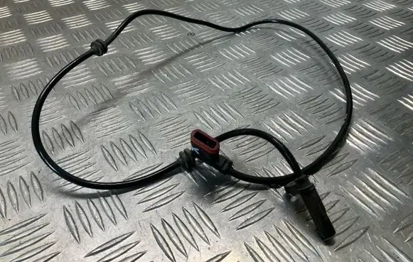 Mercedes-Benz C W204 ABS rear brake sensor A2045400317