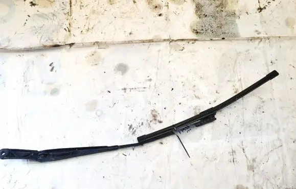 Skoda Octavia Mk2 (1Z) Front wiper blade arm