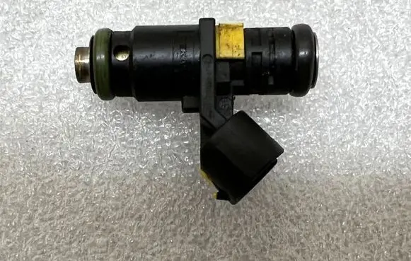 Skoda Fabia Mk2 (5J) Fuel injector 036906031AG