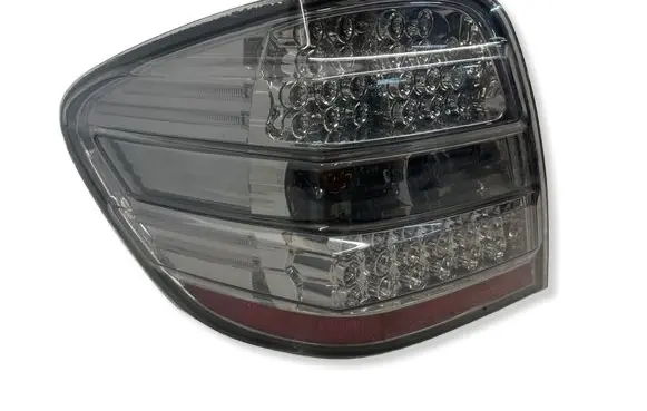Mercedes-Benz ML W164 Rear/tail lights 404101L