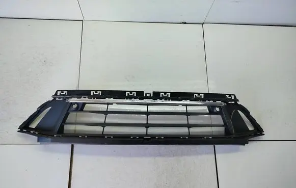 BMW 2 F45 Front bumper lower grill 7460159