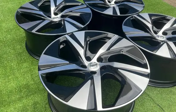 Volvo XC90 R20 alloy rim 32209411