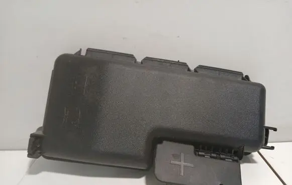 Volvo XC90 Fuse box cover 30728133