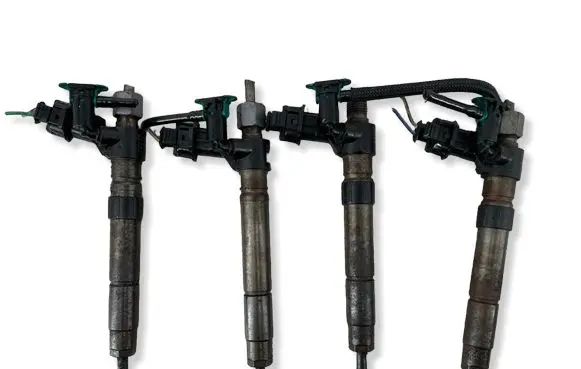Land Rover Freelander 2 - LR2 Fuel injectors set 0445115042 GRL31 04075