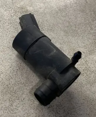 Volvo V50 Windscreen/windshield washer pump