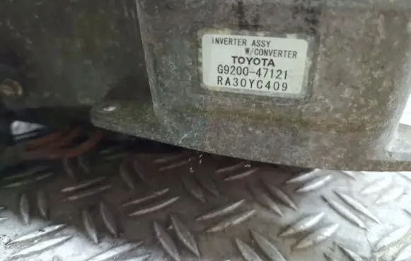 Toyota Prius (NHW20) Voltage converter inverter 