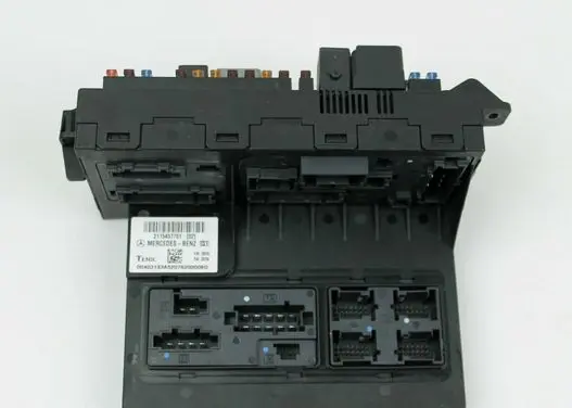 Mercedes-Benz E W211 SAM control unit 2115457701