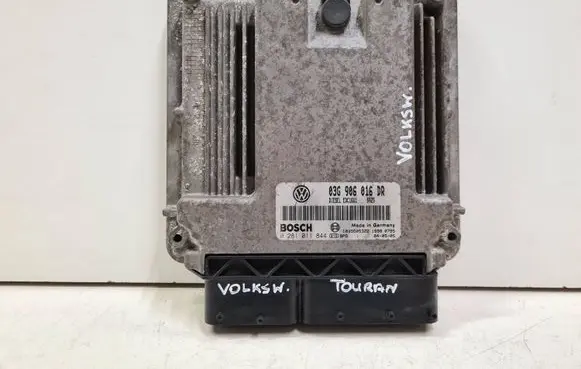 Volkswagen Touran I Engine control unit/module 03G906016DR 0281011844