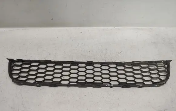 Toyota Corolla Verso E121 Front bumper lower grill