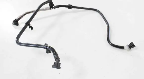 BMW i8 Fuel line pipe 7637272