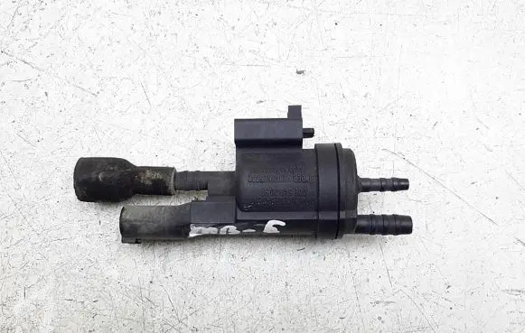 Mercedes-Benz E C207 W207 Vacuum valve 