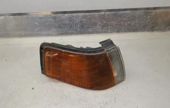 Mazda 323 Front indicator light 21061301
