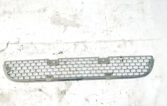 Hyundai Trajet Front grill 865513a100 86551-3a100