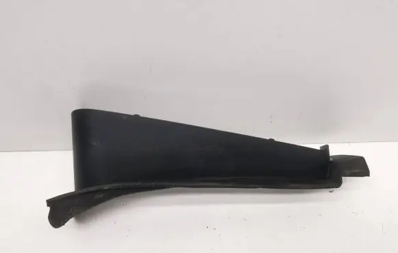Ford Explorer VI Rear/tail light trim molding LB5B13N552A