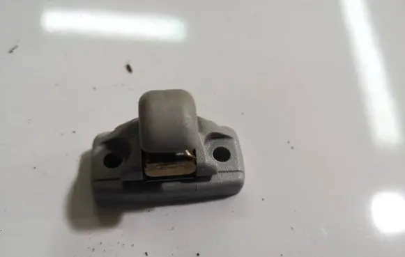 Volkswagen Golf IV Sun visor clip/hook/bracket 3b0857561a