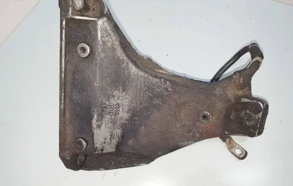 Volkswagen PASSAT B5 Engine mounting bracket 8D0199308AB
