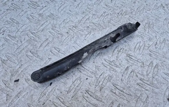 Mercedes-Benz CLS C219 Front bumper mounting bracket A2198800114