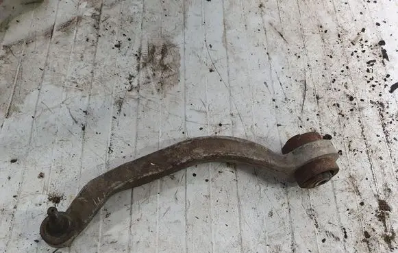 Volkswagen PASSAT B5 Front lower control arm/wishbone NOCODE
