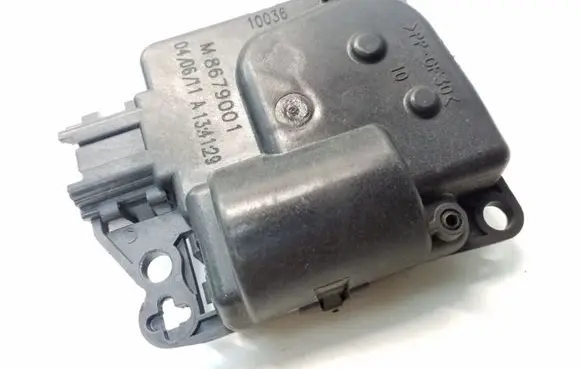 Chrysler Town & Country V Air flap motor/actuator M8679001