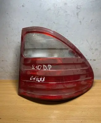 Mercedes-Benz E W210 Rear/tail lights A2108204864 C1693