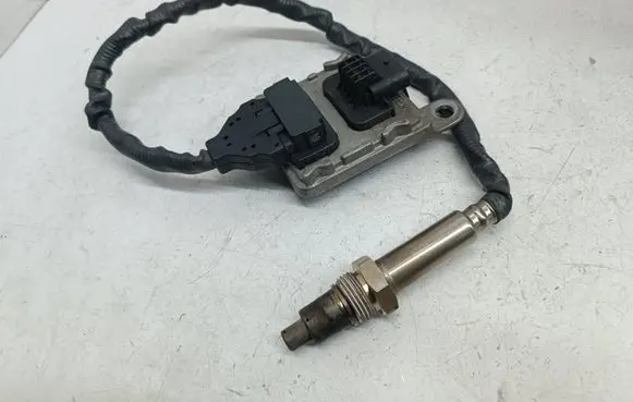Mercedes-Benz Sprinter W907 W910 Lambda probe sensor A0009057108 A2C127762001 0009057108