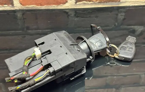 Mercedes-Benz Vito Viano W639 Ignition lock 6395450608 33002353 032663791606184