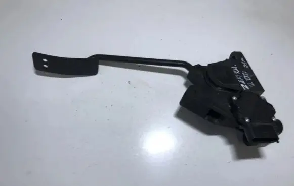 Opel Zafira B Accelerator throttle pedal 90581216 0281002299