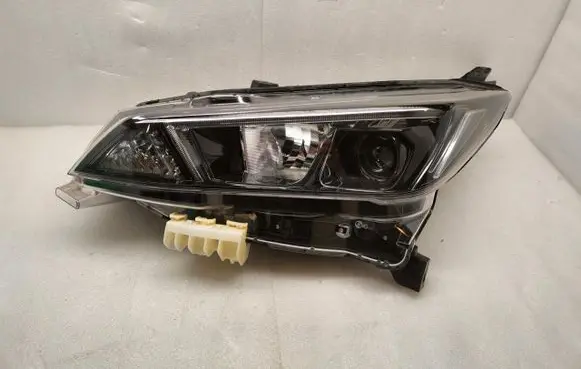 Nissan Leaf II (ZE1) Headlight/headlamp