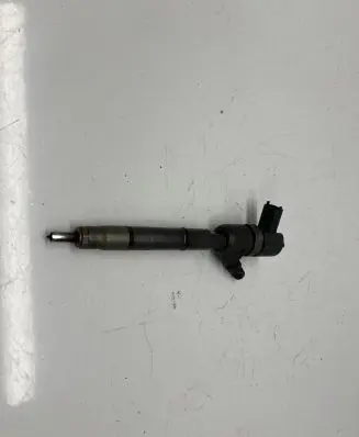 Hyundai i30 Fuel injector 338002A900