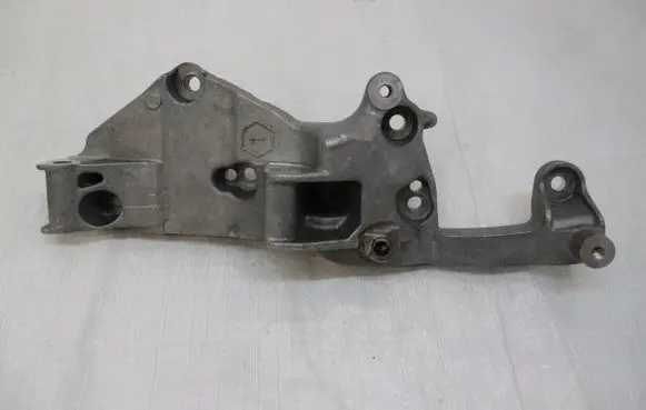 Peugeot 307 A/C compressor mount bracket 9809714680