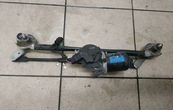 Hyundai Santa Fe Front wiper linkage and motor 981102B900