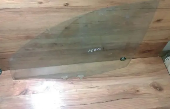 Nissan Almera N16 Front door window glass four-door