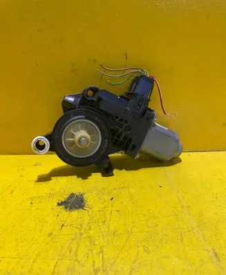Skoda Fabia Mk2 (5J) Rear door window regulator motor 6R0959811D