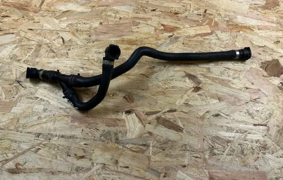 Mercedes-Benz E W213 Engine coolant pipe/hose A2135017602