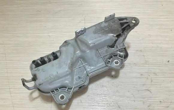 Vacuum air tank