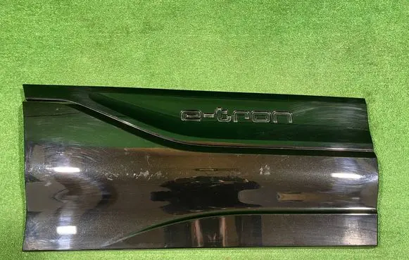 Audi Q6 e-tron Rear door trim (molding) 85H853970A
