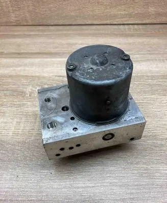 BMW 5 E39 ABS Pump 6756340 0265223001