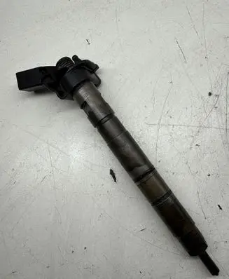Audi A4 S4 B7 8E 8H Fuel injector 059130277S 050110 0445115