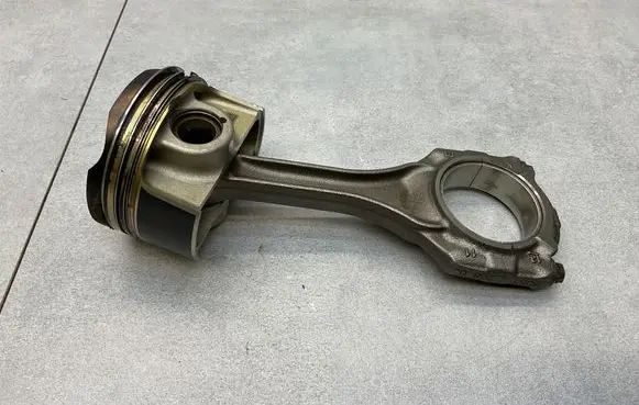 BMW X3M F97 Piston with connecting rod 