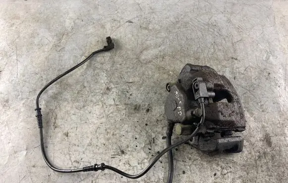 Mercedes-Benz E W210 Front brake caliper