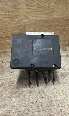 Volvo V70 ABS Pump 30793445