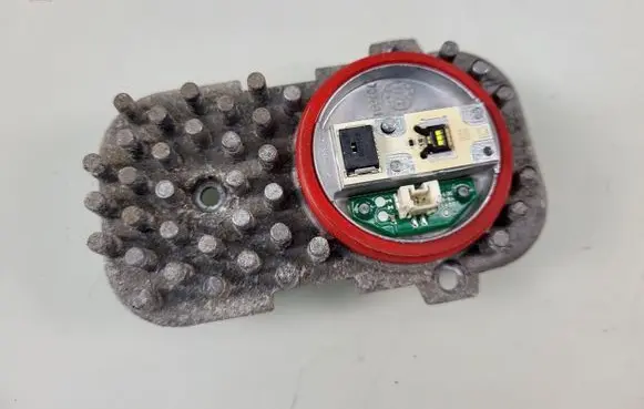 BMW X3 F25 LED ballast control module 1305715084