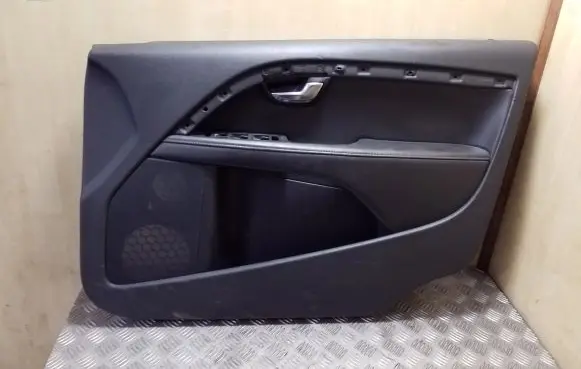 Volvo XC70 Front door card panel trim 39816043
