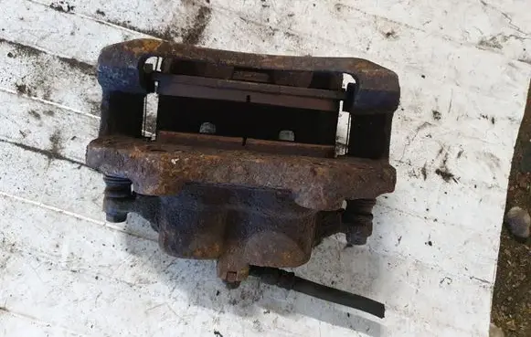 Nissan X-Trail T30 Front brake caliper NOCODE