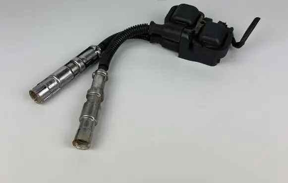 Mercedes-Benz A W169 High voltage ignition coil A0001587803 0221503035 00T126