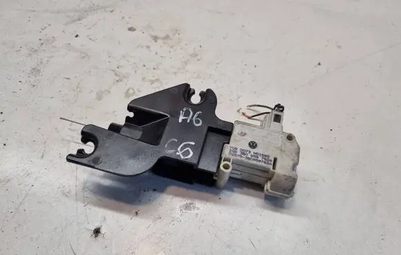 Audi A6 S6 C6 4F Fuel tank cap lock motor 3B0959782A