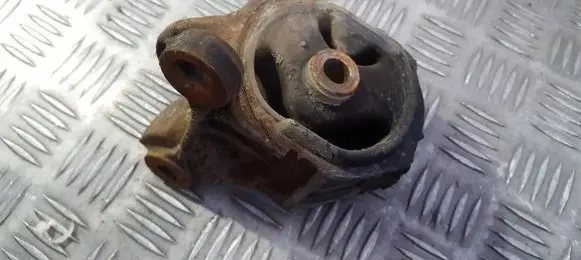 Honda Accord Engine mount bracket