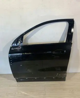 Mercedes-Benz GLA H247 Front door